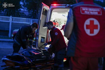 После российского обстрела Луцка под завалами нашли еще одно тело