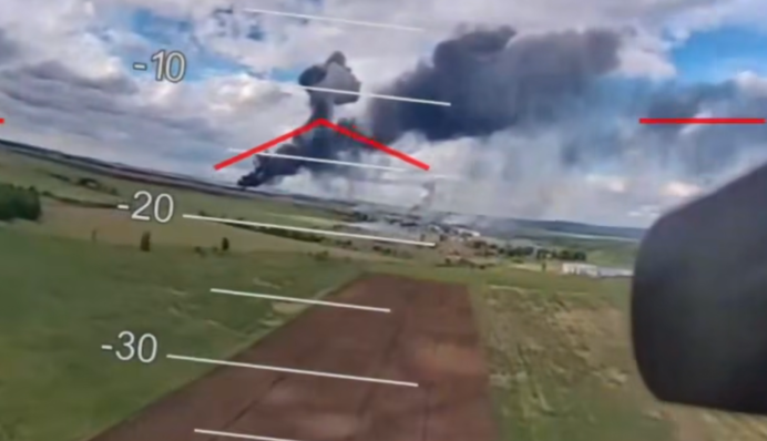 Операція "Павутина": СБУ показала політ FPV-дрона до ураження бомбардувальника Ту-22М3