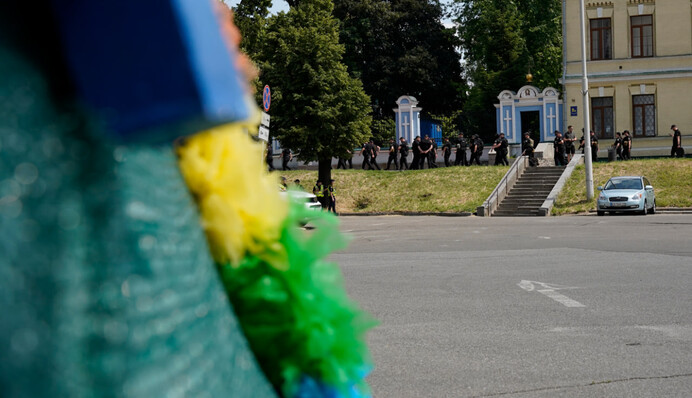 ​Конфлікт на КиївПрайді: поліція заявляє про удар протезом з боку військового