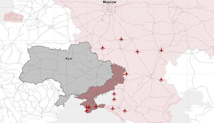 Росіяни почали споруджувати укриття для літаків на своїх військових базах