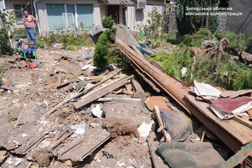 Оккупанты ударили КАБами по Запорожью: есть раненые и разрушенные дома