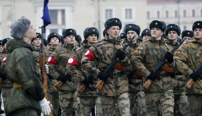 У Росії скорочують виплати контрактникам — СЗР