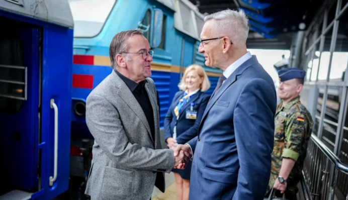 В Киев с визитом прибыл глава Минобороны Германии Борис Писториус