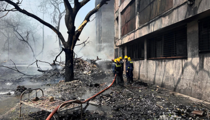 Поблизу аеропорту в Індії невдовзі після зльоту розбився пасажирський літак