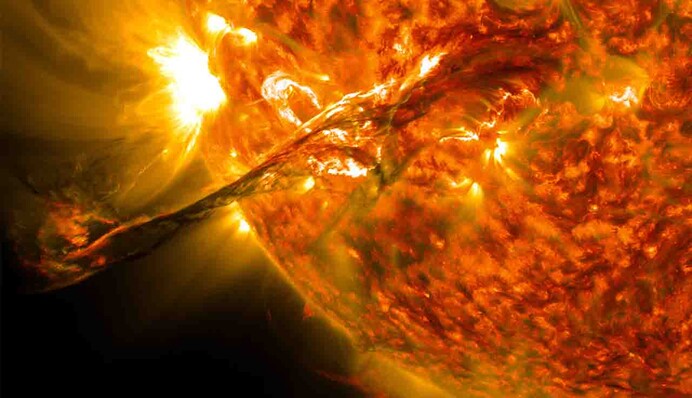 Землю атакує магнітна буря червоного рівня: скільки ще триватиме шторм