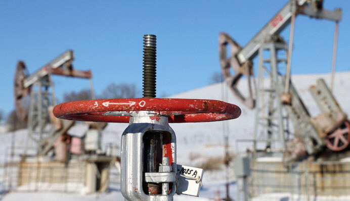 США не підтримують зниження цінової стелі на російську нафту — Bloomberg