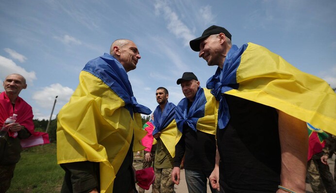 ”Многие были в плену еще с 2022 года”: Украина и РФ провели очередной обмен военнопленными