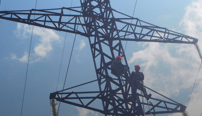 ​У Львові вибухнув електрокабель: частина міста лишилася без світла