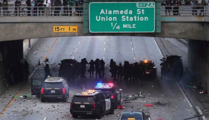 Американці дедалі більше не схвалюють міграційну політику Трампа – опитування Reuters/Ipsos