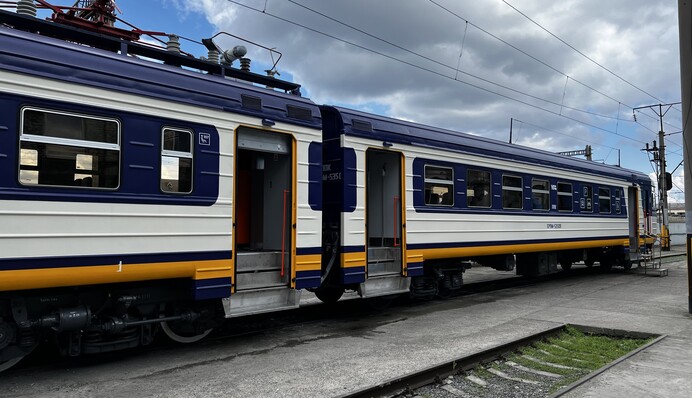 Укрзалізниця підвищує ціни на деякі послуги у поїздах