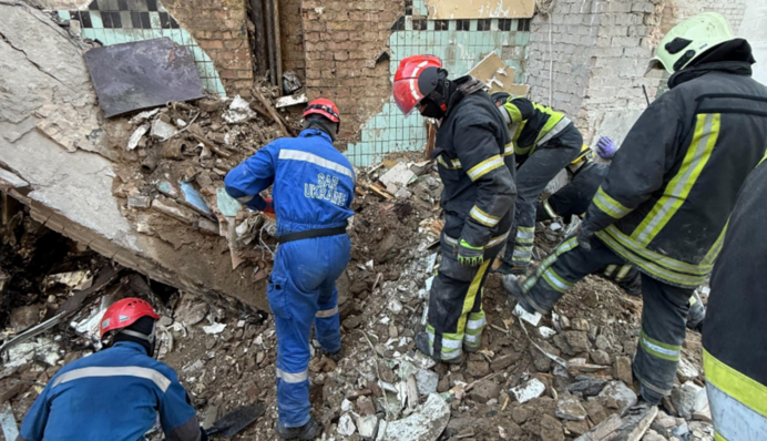 Наслідки масованої атаки на Київ: кількість загиблих зросла до 21 – ДСНС