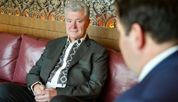 КМІС: більшість опитаних бачать в санкціях проти Порошенка спробу відвернути увагу від фронту