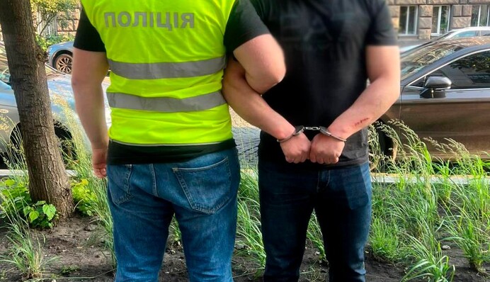 У Києві шахраї під виглядом працівників СБУ ошукали пенсіонерок на понад 4,5 млн гривень