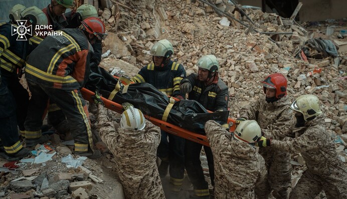 ​ДСНС підтвердила загибель 14 людей у Києві після атаки РФ