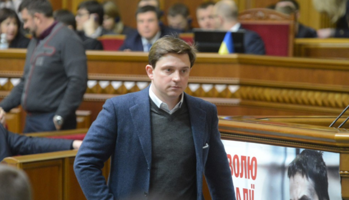 Олесь Довгий склав мандат і йде з політики: заявив, що не повернеться у владу