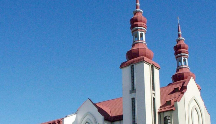 ​Окупанти в Бердянську захопили католицький собор — у ньому селитимуть завезених росіян