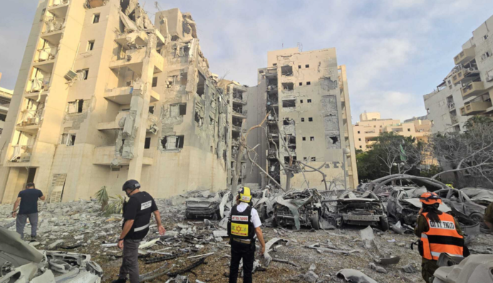 Трамп говорит о завершении войны между Ираном и Израилем – Тегеран отвечает шестой волной ракет