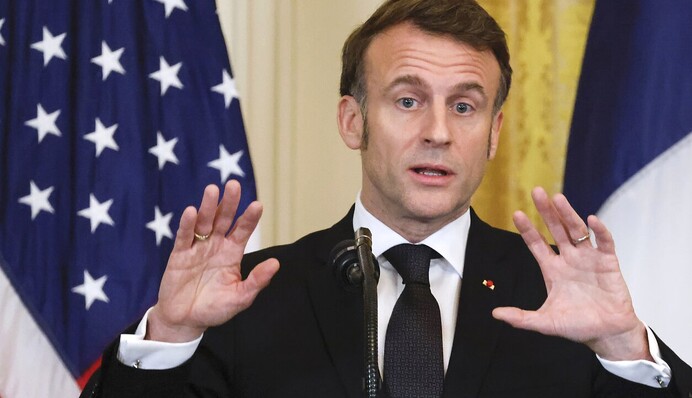 Президент Франции осудил удары РФ по Днепру