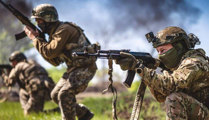 В Сумской области, несмотря на приказы командиров, некоторые россияне бросают позиции — руководитель ЦПД