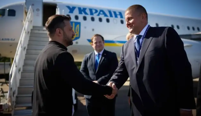 В потенциальном втором туре выборов большинство украинцев поддержало бы Залужного – SOCIS