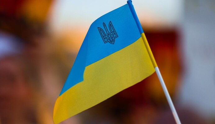 Половина українців бачать рух України до демократії, трохи менше – до авторитаризму