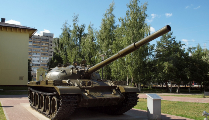 Россия возвращает на фронт Т-62: разведка сообщает о нехватке современной бронетехники