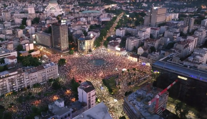 У Сербії 140 тисяч протестувальників вимагали відставки Вучича та виборів