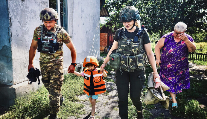 У Покровську під час проведення евакуації окупанти атакували екіпаж 