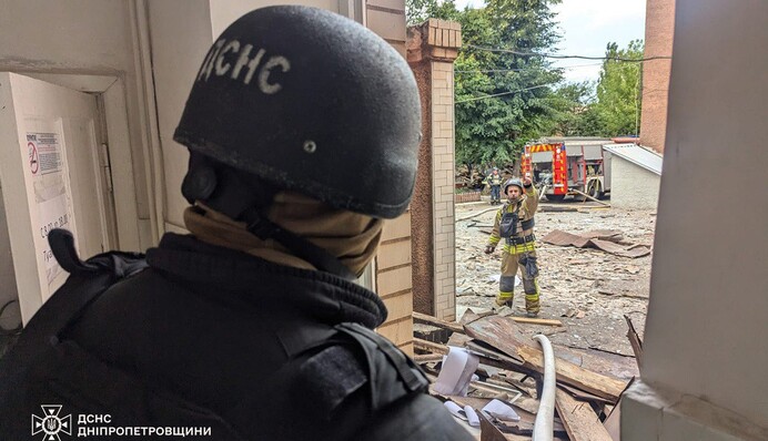 Спасатели показали последствия атаки на Кривой Рог