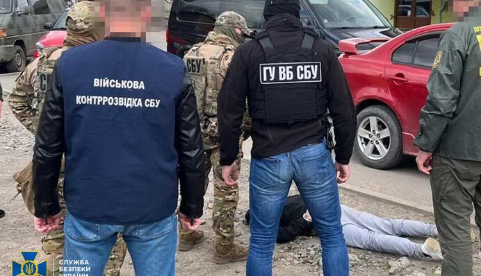 Допомагав виїхати через «Шлях»: керівник громадської організації отримав три роки умовно