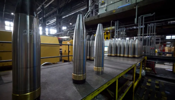 США подтвердили остановку части поставок оружия Украине — Белый дом