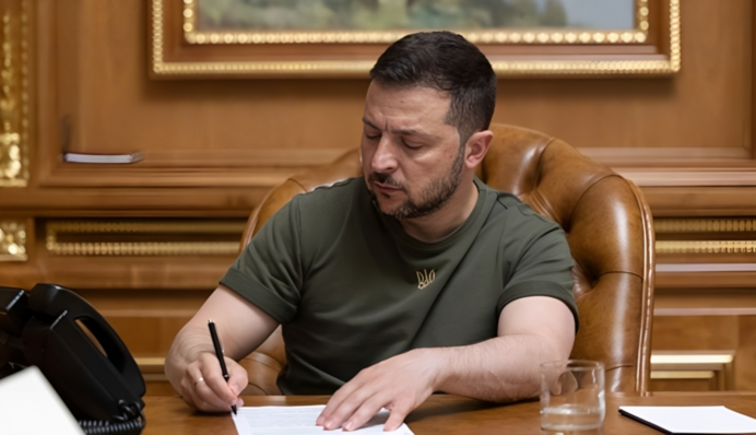 Зеленський підписав закон про адмінвідповідальність за порушення митних правил