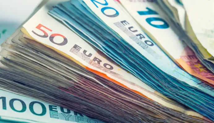 Психологічний поріг все ближче: яким буде курс євро у липні