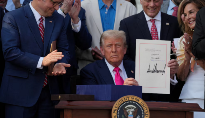 Трамп підписав 