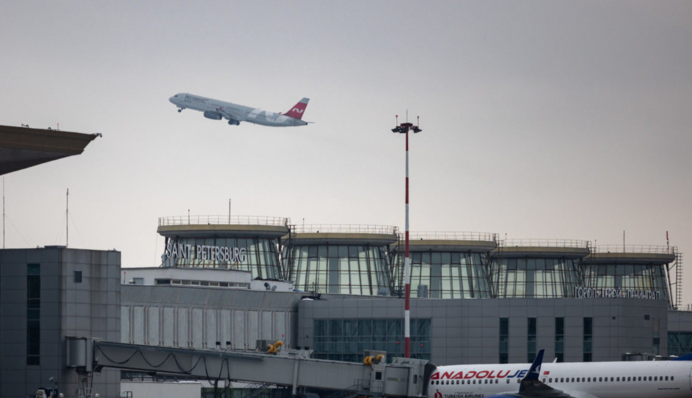 Через дронову небезпеку: у Санкт-Петербурзі аеропорт призупинив прийом рейсів