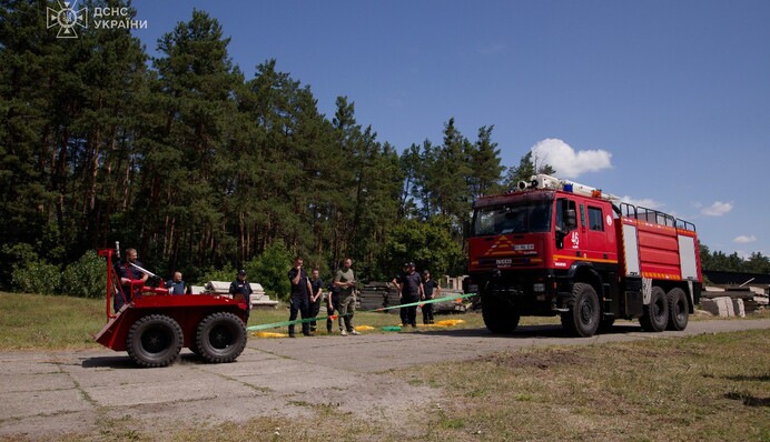 У ДСНС з’явився перший пожежний робот українського виробництва