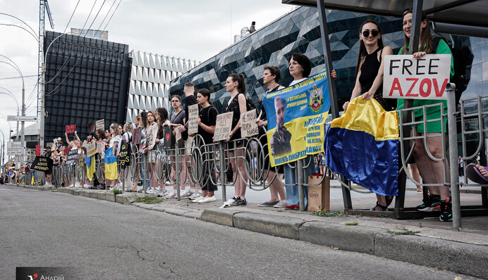 Free Azov: у Києві відбулася акція на підтримку полонених та зниклих безвісти — фоторепортаж