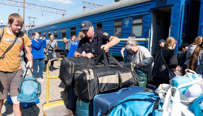 В Укрзалізниці повідомили, скільки українців евакуювала з прифронтових територій