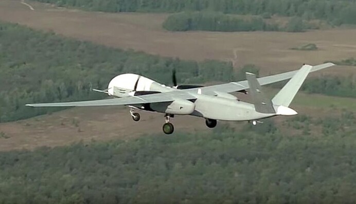 В Казані на будинок впав новітній бойовий розвідувальний дрон РФ