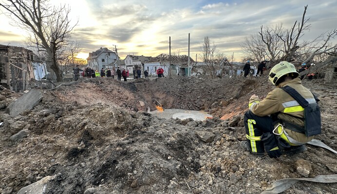 У Миколаєві чули вибухи: після атаки БпЛА виникла пожежа