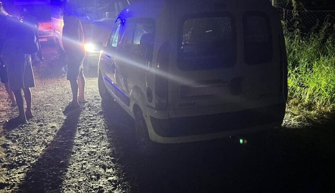 В Івано-Франківській області чоловік вистрелив в авто та поранив дитину