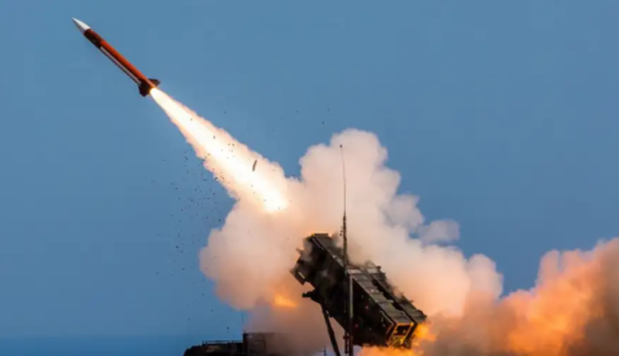 The Guardian: США прекращали поставки оружия Украине из-за дефицита ракет для Patriot