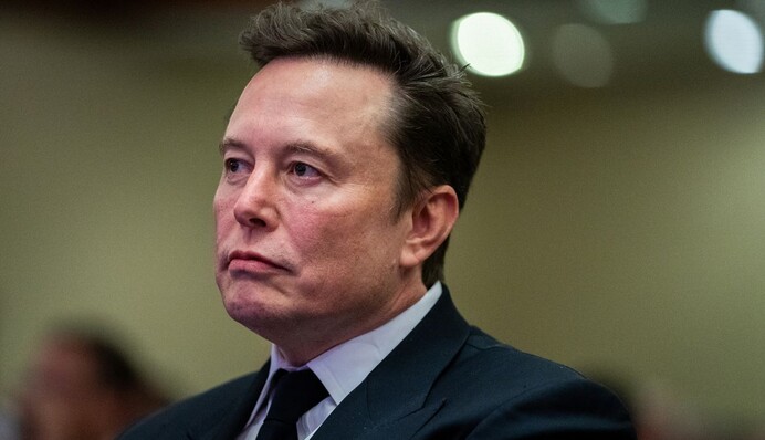 Ілон Маск оскандалився через роздуми свого чат-боту