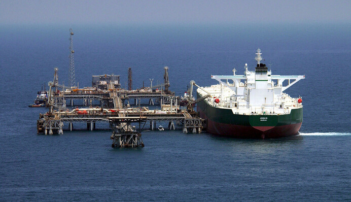 Російський експорт нафти скоротився до мінімуму з лютого — Bloomberg