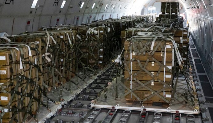 Reuters: США відновили постачання до України снарядів для артилерії та РСЗВ