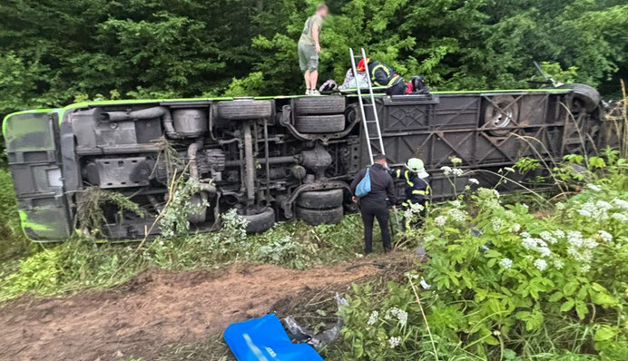Масштабна ДТП на Львівщині: травмовано понад 30 людей