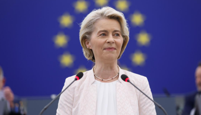 Европарламент не поддержал вотум недоверия фон дер Ляйен