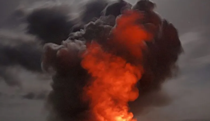 БПЛА атаковали несколько регионов РФ – взрывалось возле крупных предприятий ОПК