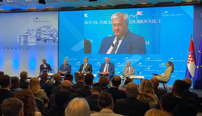 "Рецепт завершення війни складається з трьох елементів" – очільник МЗС України