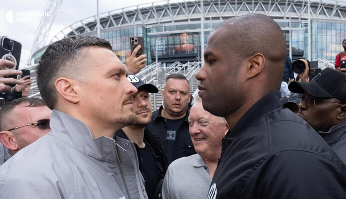 Глаза в глаза: Усик и Дюбуа снова обменялись взглядами